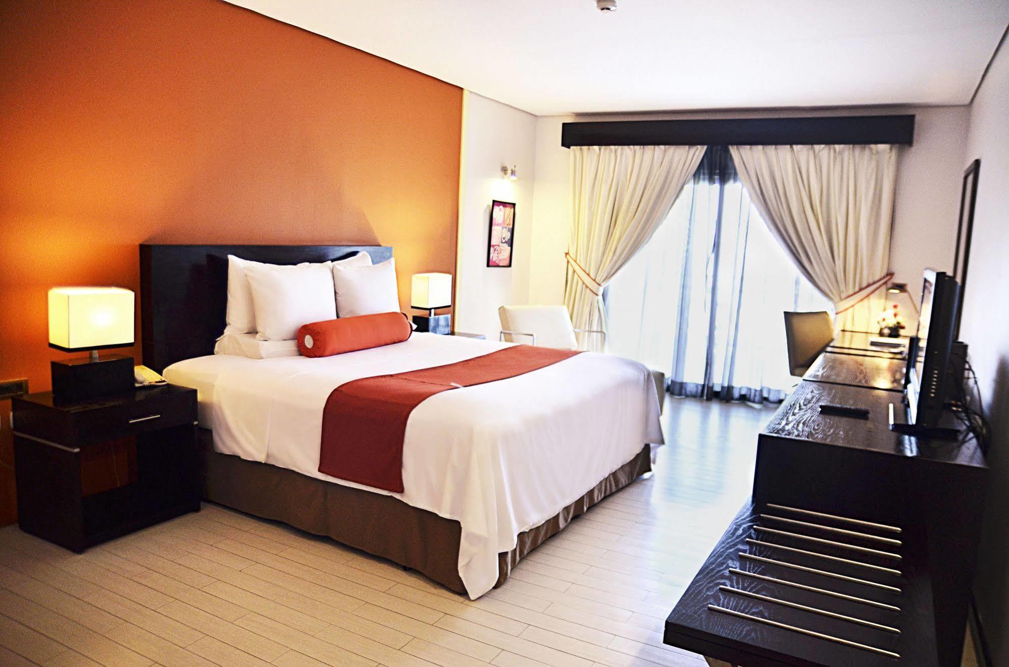 San Fernando City  Thunderbird Resorts - Poro Point מראה חיצוני תמונה